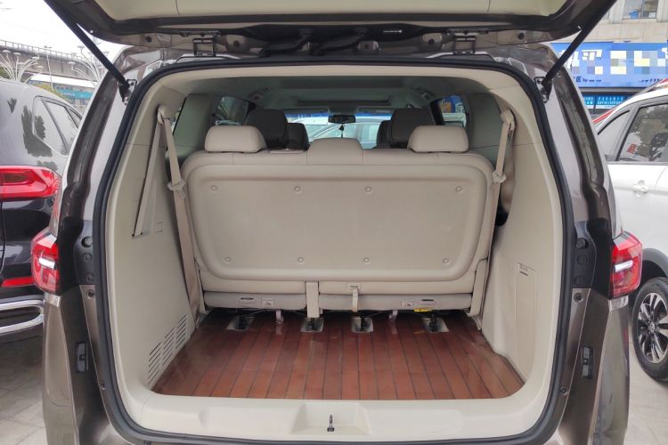 Used Buick GL8 2022 Land Business Class 652T Luxury Model
