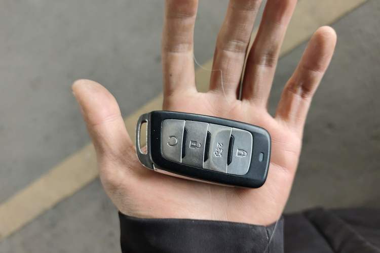 Used Changan CS95 2017 2.0T Two-Wheel Drive Zhiyuan Edition