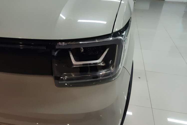 Used Wuling Hongguang MINIEV 2022 GAMEBOY 200km Play Edition with Lithium Iron Phosphate
