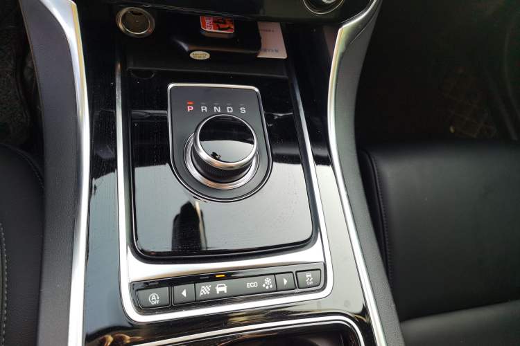 Used Jaguar XFL 2020 XFL 2.0T P200 Two-Wheel-Drive Rally Flag Edition