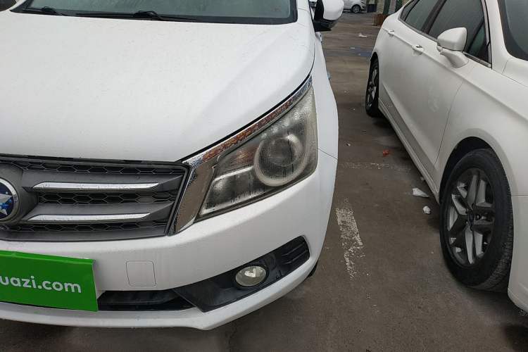 Used Venucia T70 2015 2.0L CVT Smart Edition