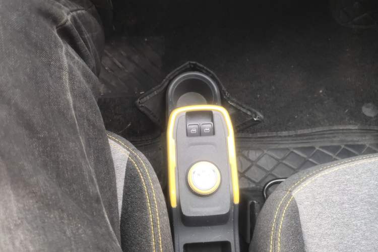 Used Chery QQ Ice Cream 2022 120km Conical Shape Lithium Iron Phosphate