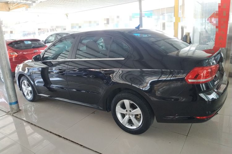 Used Volkswagen Lavida 2015 1.6L Manual Fashion Edition
