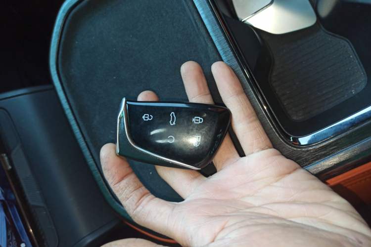 Used Dongfeng Aeolus L7 New Energy 2024 205 Premium Edition
