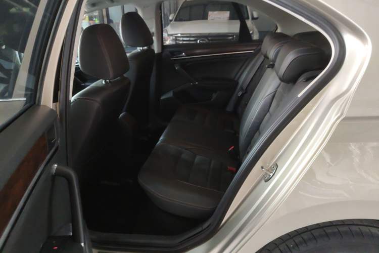 Used Volkswagen Bora 2016 230TSI DSG Luxury Version
