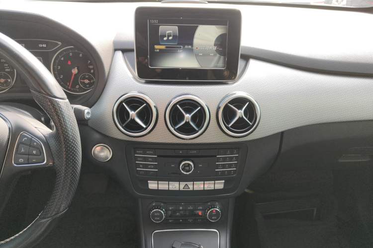 Used Mercedes-Benz B-Class 2015 B 200 Fashion Model
