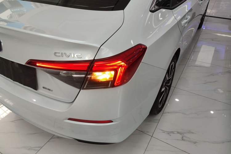 Used Honda Civic 2023 2.0L eHEV Pioneer Edition
