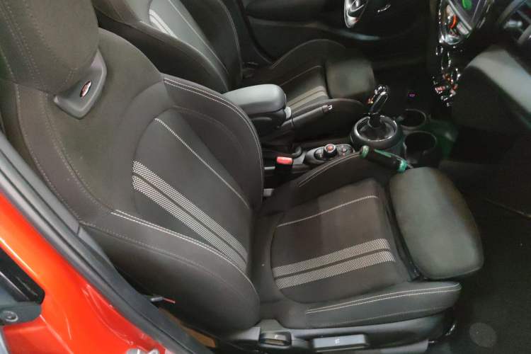 Used  MINI 2018 1.5T COOPER Racing Edition Five-Door Version