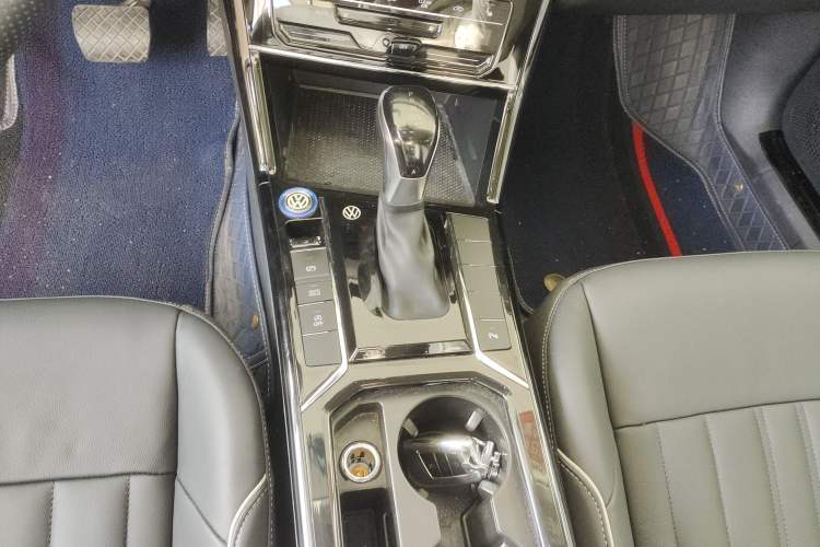 Used Volkswagen Passat 2022 330TSI Elite Edition Custom Version
