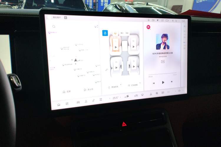 Used  01 2023 Deluxe 6-Seater Version