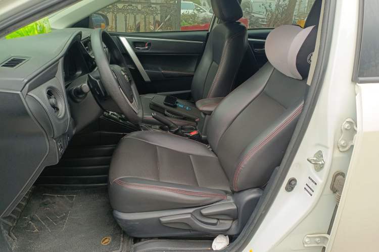 Used Toyota Levin 2017 Revised Dual-Engine 1.8H GS E-CVT Elite Sunroof Version China V Standard
