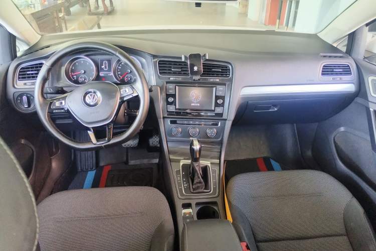 Used Volkswagen Golf 2018 230TSI Automatic Comfort Model
