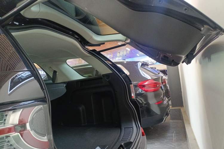 Used Land Rover Discovery Sport 2018 240 PS PURE Edition