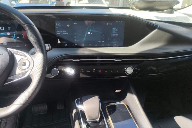 Used Dongfeng Aeolus Huge 2022 Mach Dual-Motor 1.5T MHD Dare-to-Dream Edition