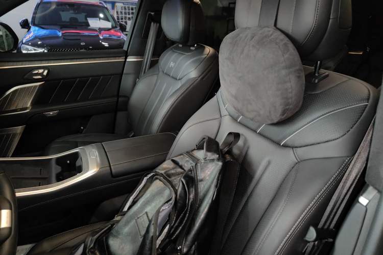 Used ONVO Luxeed L90 2025 Model—Ultra Seven-Seater Version