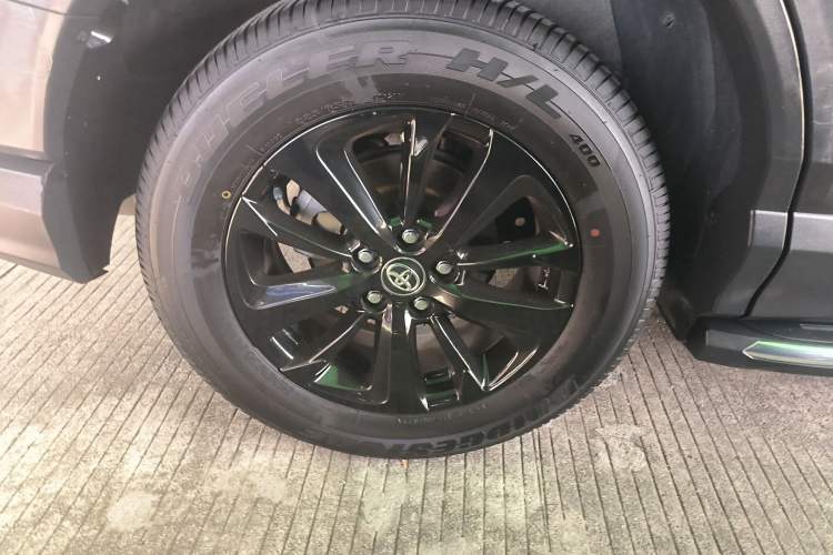 Used Toyota RAV4 2019 2.0L CVT Two-Wheel Drive Fashion X Limited Edition China V Standard
