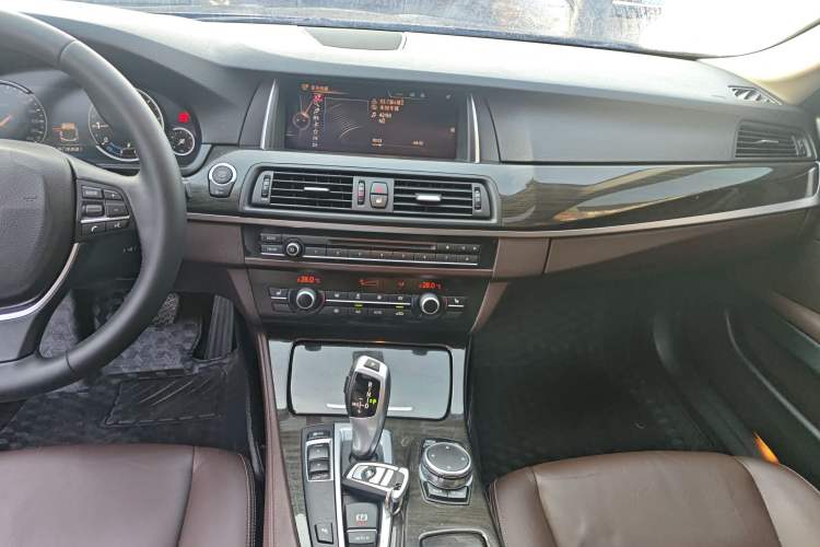 Used BMW 5 Series 2017 525Li Luxury Design Package
