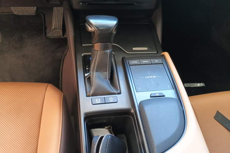 Used Lexus ES 2020 200 Excellence Edition
