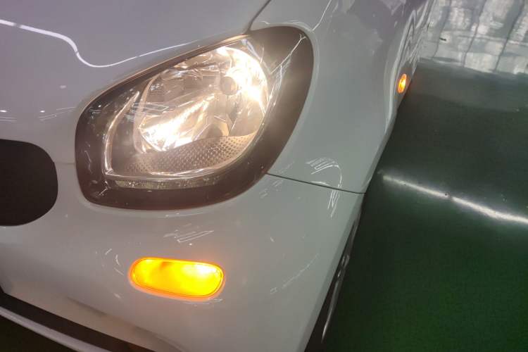 Used  fortwo 2015 1.0L 52 kW hardtop Dynamic version