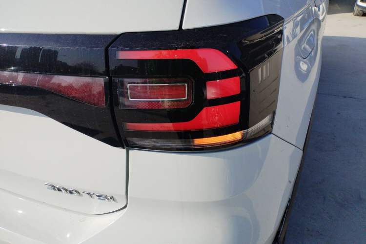 Used Volkswagen Tacqua 2021 200TSI DSG JoyConnect Edition