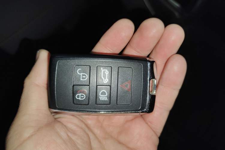 Used Land Rover Discovery Sport 2020 249 PS R-Dynamic Performance Edition
