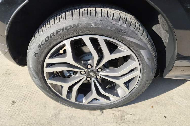 Used Land Rover Range Rover Evoque 2021 Range Rover Velar L 249PS R-Dynamic First Edition
