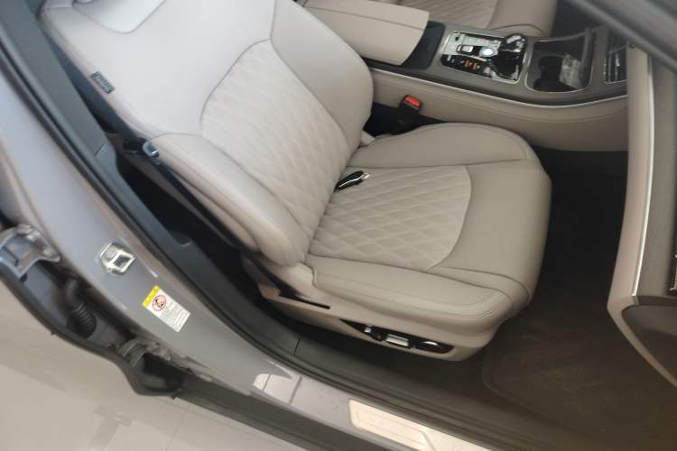 Used BYD Han 2025 EV with 701 km of Laser Radar-Enabled Intelligent Driving