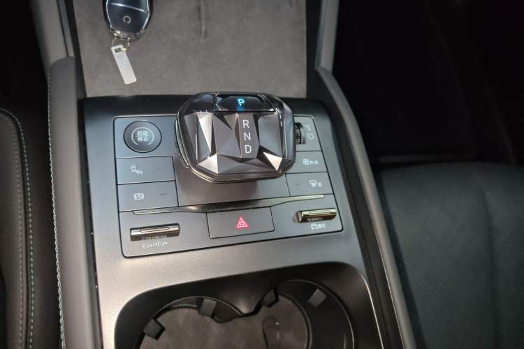 Used BYD Qin L 2024 DM-i 120KM Excellence Model
