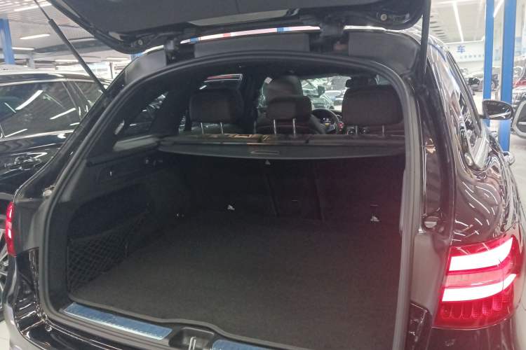 Used Mercedes-Benz GLC 2017 GLC 260 4MATIC Luxury Model
