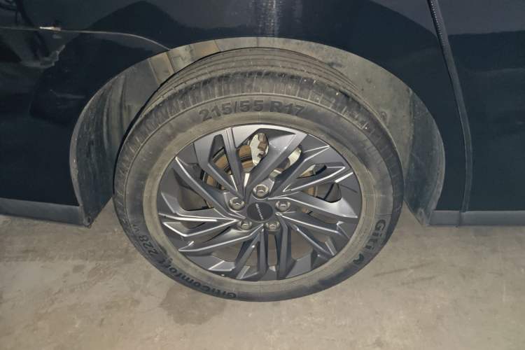 Used SAIC MAXUS EUNIQ 5 2020 1.3T PLUG-IN Luxury Edition
