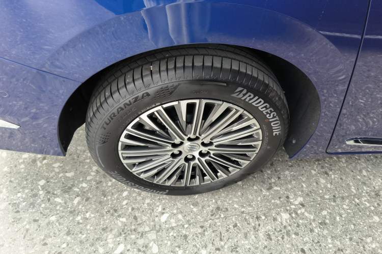 Used Buick GL8 New Energy 2024 Lu Zun Luxury Edition 7-Seater
