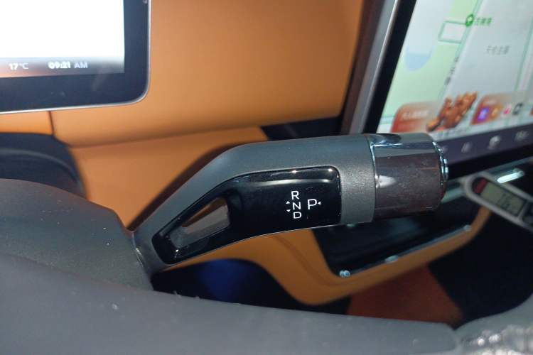 Used  LEVC L380 2025 650 km Flagship Edition All-Wheel Drive