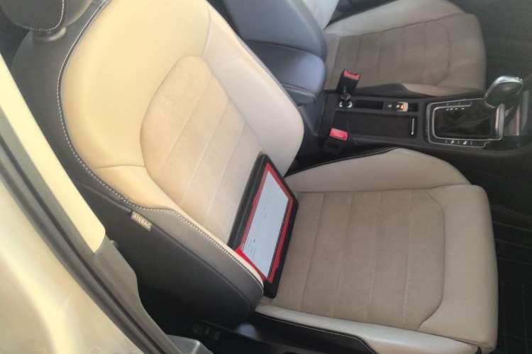 Used Volkswagen Golf 2017 230TSI Automatic Luxury Million-Vehicle Commemorative Edition
