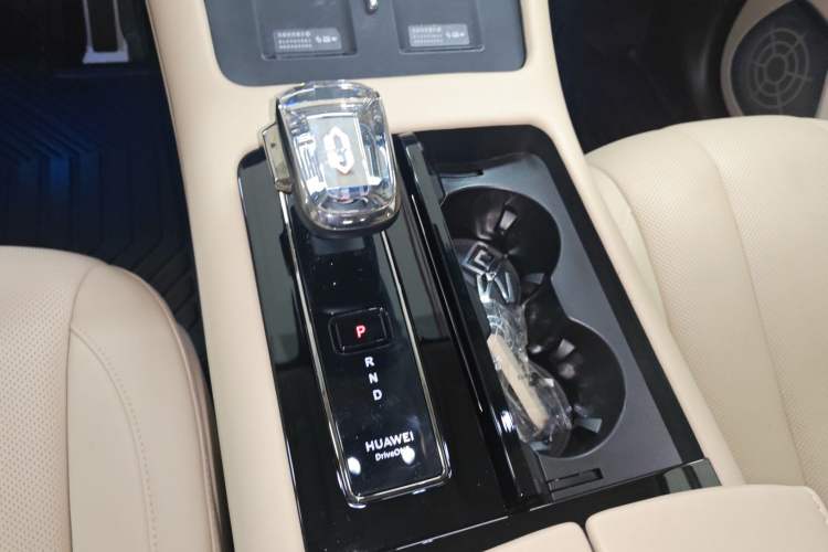 Used Hima AITO M7 2024 1.5T Intelligent Drive 4WD Ultra Version 5 Seats
