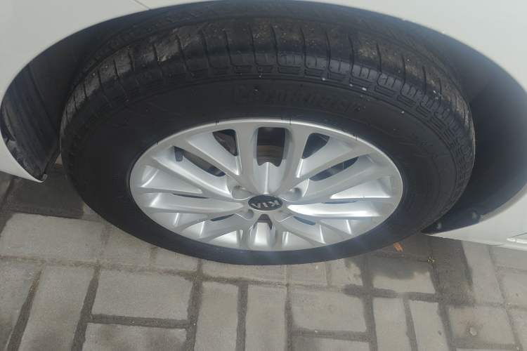 Used Kia K2 2017 Sedan 1.4L Automatic Transmission 15th Anniversary Special Edition GLS