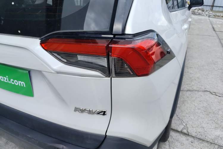 Used Toyota RAV4 2021 2.0L CVT Two-Wheel Drive Fashion Edition
