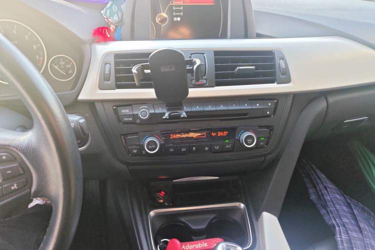 Used BMW 3 Series 2015 320Li Luxury Edition Fashion Model
