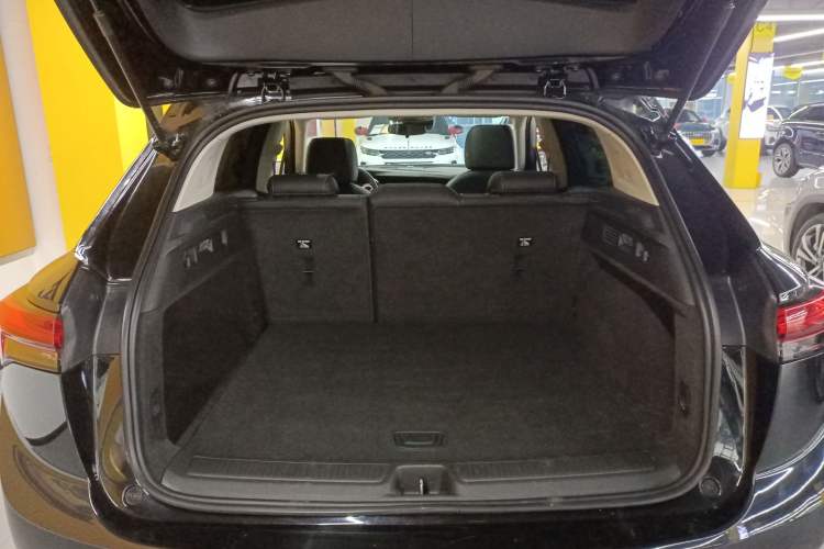 Used Buick Envision 2022 Facelift Encore S 552T Two-Wheel-Drive Luxury Model
