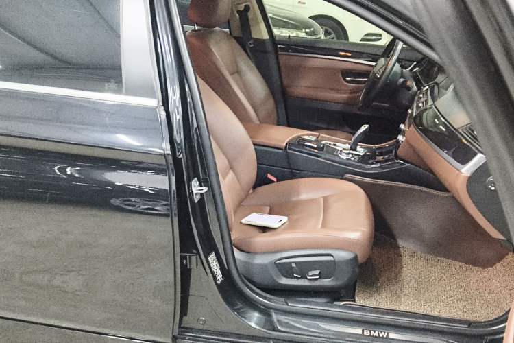 Used BMW 5 Series 2014 520Li Elegant Model
