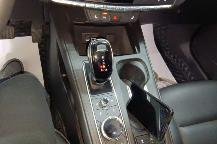 Used Cadillac XT4 2021 28T Two-Wheel Drive Leading Version
