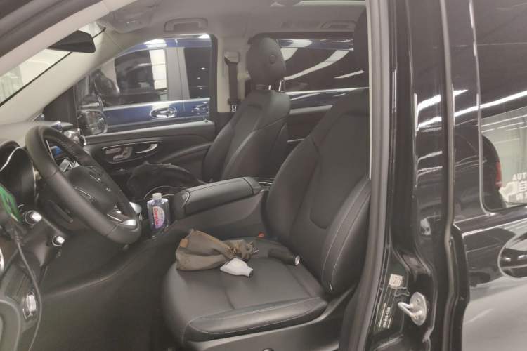 Used Mercedes-Benz V-Class 2021 V 260 Avantgarde Edition
