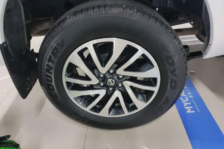 Used Nissan Navara 2021 2.5L Automatic 4x4 Premium Version QR25
