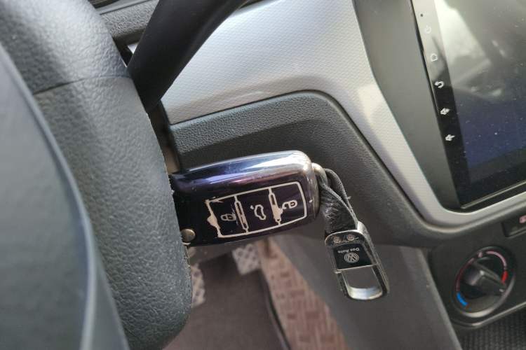 Used Volkswagen Lavida 2017 1.6L Manual Fashion Edition
