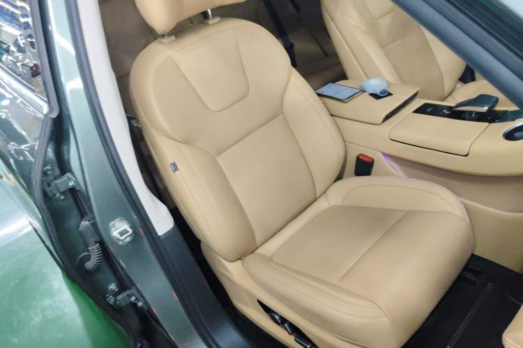 Used Hima AITO M5 2022 Extended-Range Four-Wheel Drive Performance Version
