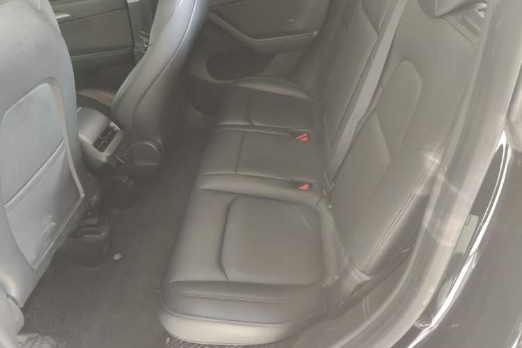 Used Tesla Model Y 2022 Long-Range All-Wheel-Drive Version