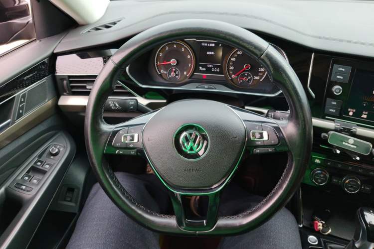 Used Volkswagen Passat 2019 330TSI Elite Edition China VI
