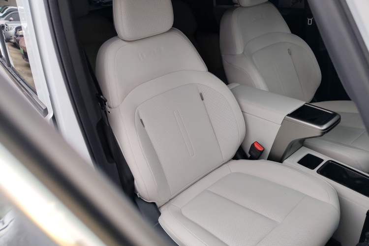 Used  V23 2026 Model 401 Two-Wheel Drive Super Sports Edition