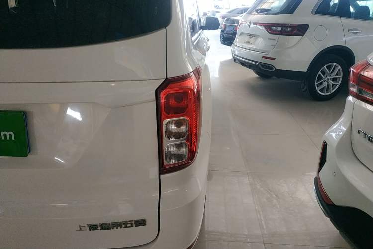 Used Wuling Hongguang 2018 1.5L S Comfort Model L2B
