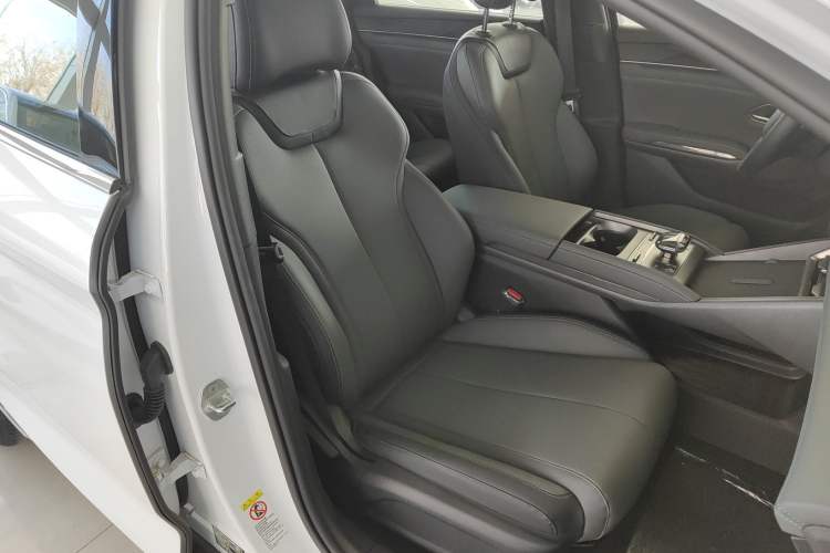 Used BYD Qin L 2025 DM-i Smart Drive 80KM Leading Model
