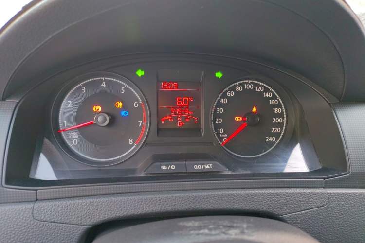 Used Volkswagen Santana 2016 1.6L Manual Fashion Edition
